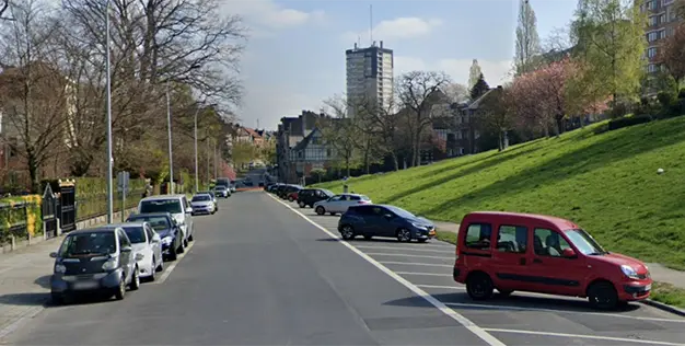 Interdit de stationner à tout endroit où votre véhicule empêcherait l'accès à des emplacements de stationnement